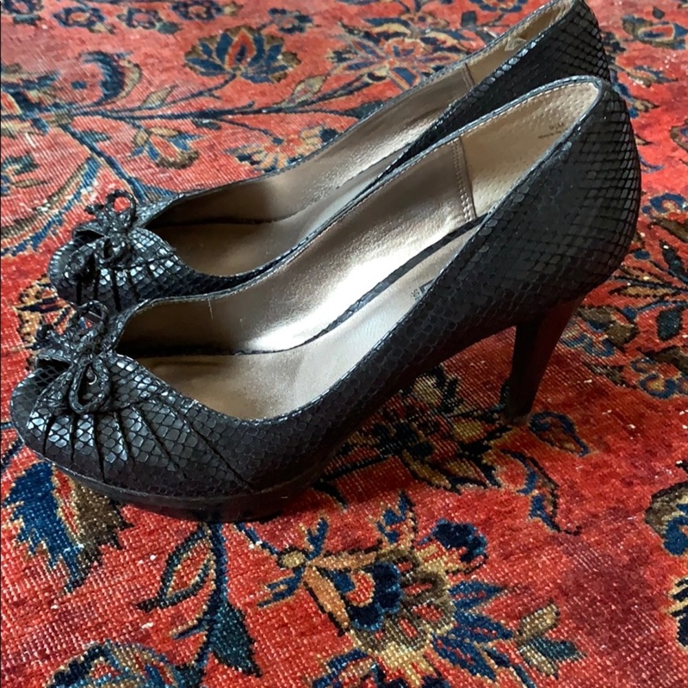 Mods Spana platform heels sz 9.5